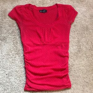 Cute top with flattering rouching